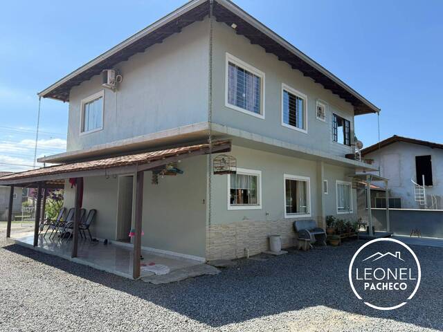 #51 - Sobrado para Venda em Joinville - SC